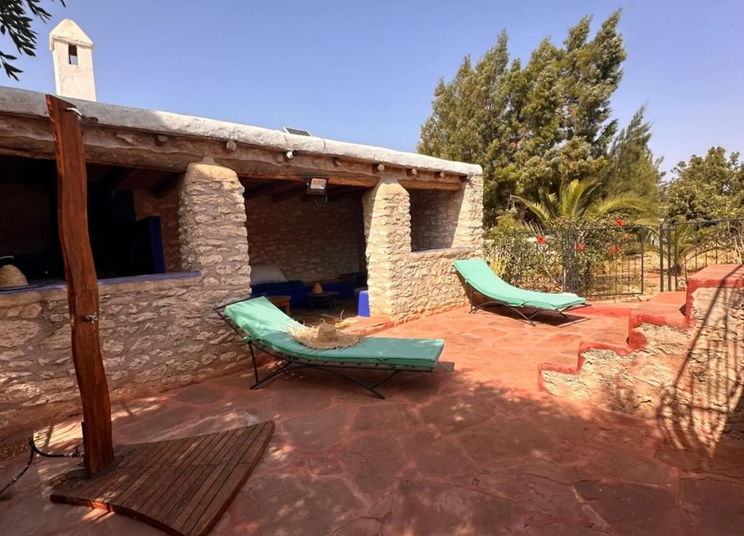Atlantis 12, Maison D'Hotes Et D'Art Εσαουίρα Πανσιόν